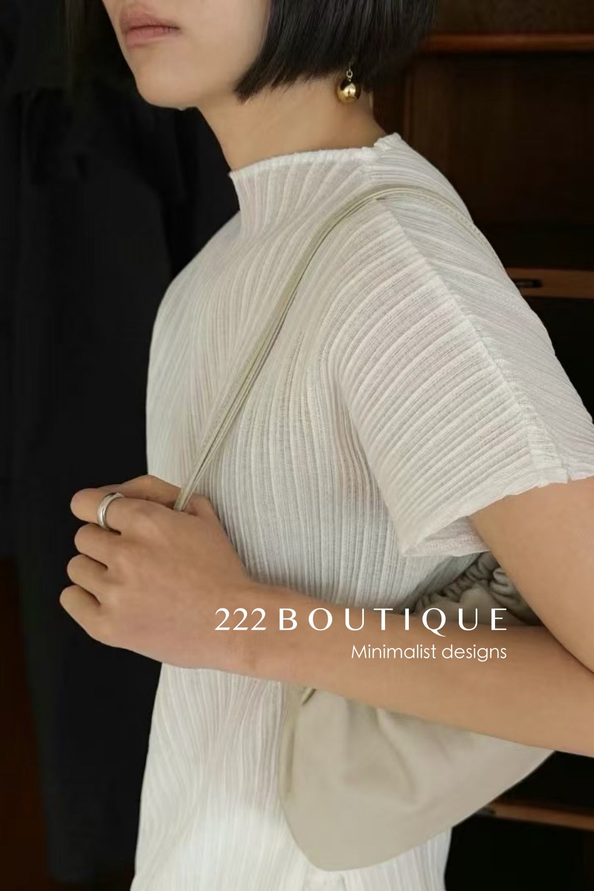 12A71 Lightweight High-neck Tee