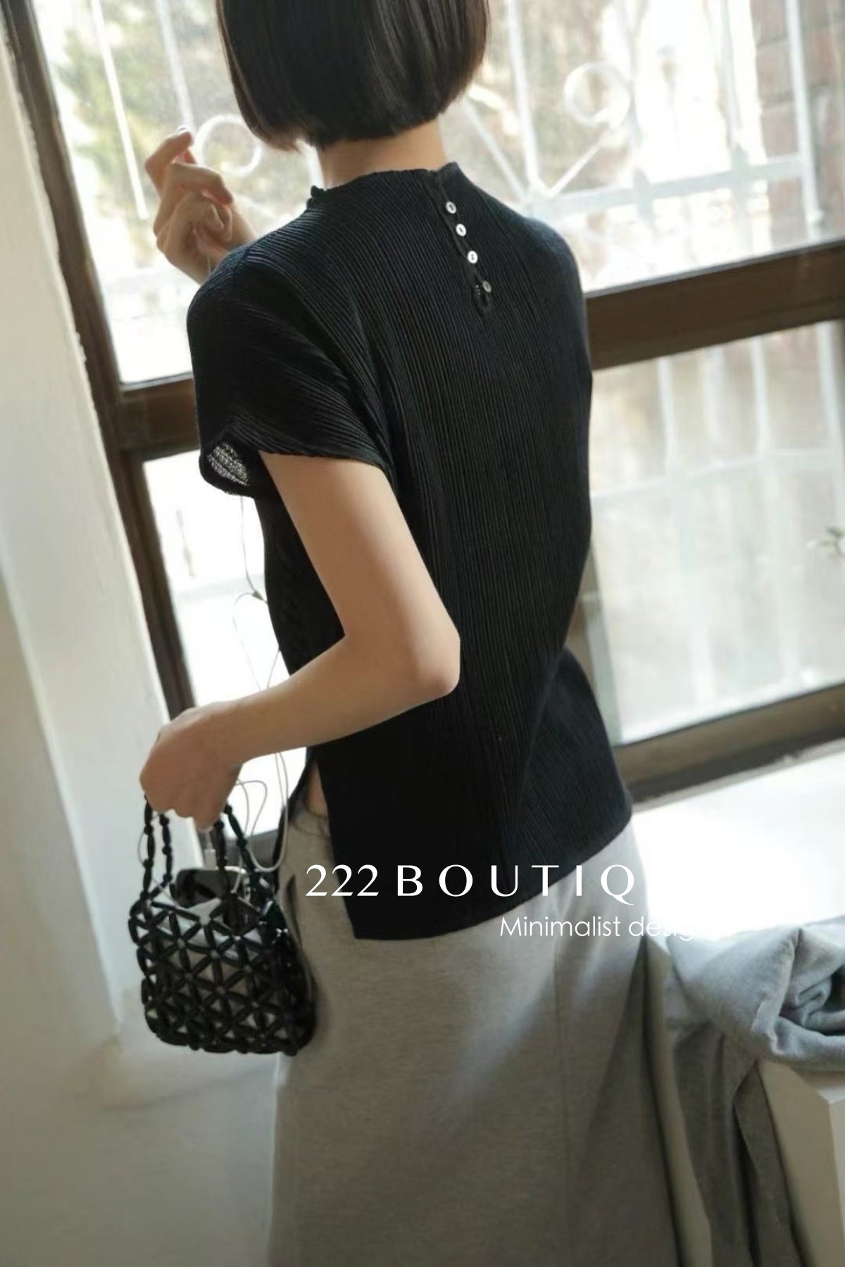 12A71 Lightweight High-neck Tee