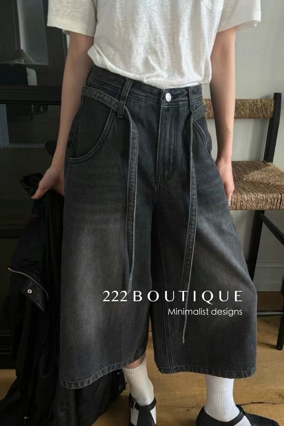 12Q56 Cropped Denim Jeans for Summer
