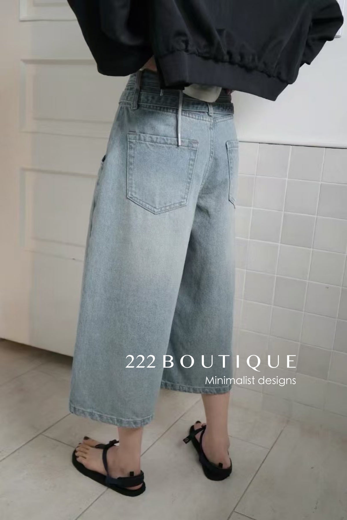 12Q56 Cropped Denim Jeans for Summer