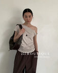 12a169 Draped Asymmetric Top – Soft Contour