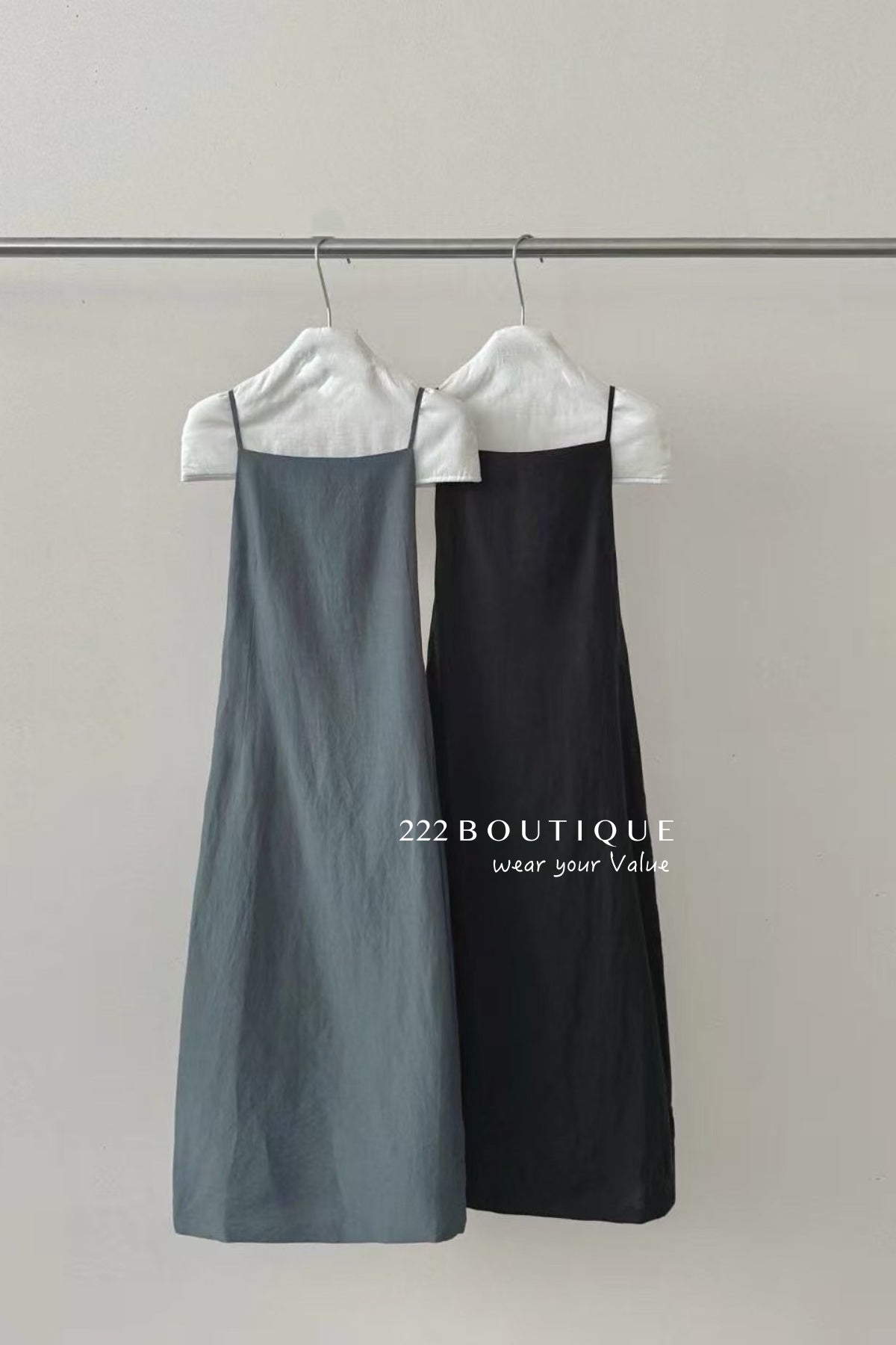 13V29 Pinafore dress