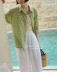 13a65 Summer-ready striped button-down shirt