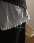 13a66 Graphic tee with ruffled hem