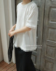 13a66 Graphic tee with ruffled hem