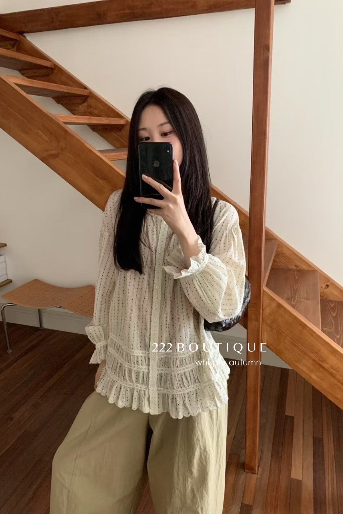 17a3 Long blouse with ruffled details