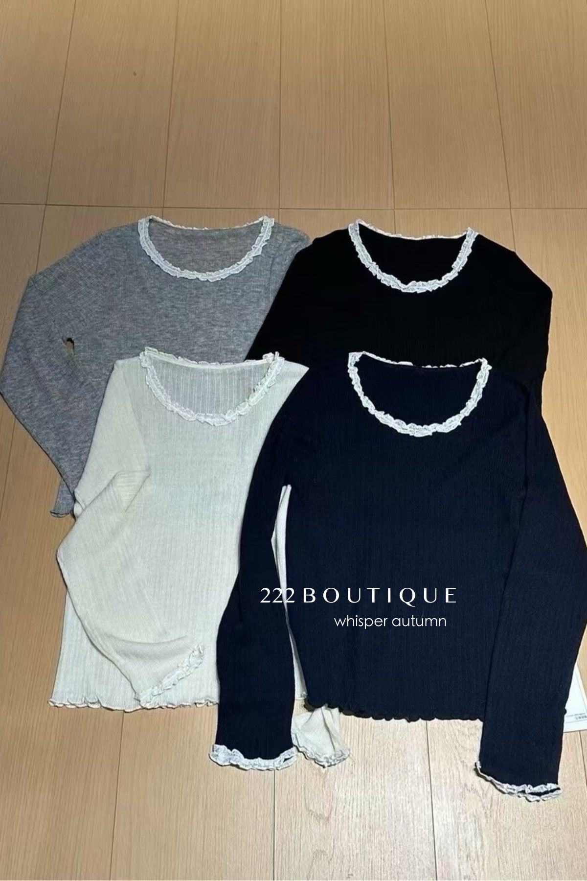 17a5 Long-sleeve knit top with lace trim