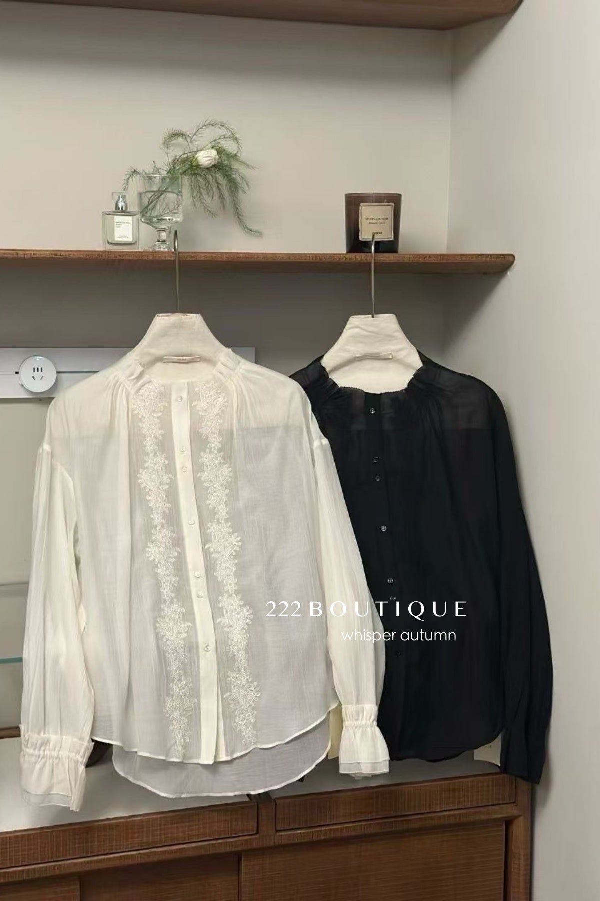 17a7 Silk blouse with lace sleeve details