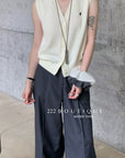20a34 V-neck wool vest