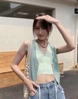 sleeveless top