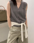 20a34 V-neck wool vest