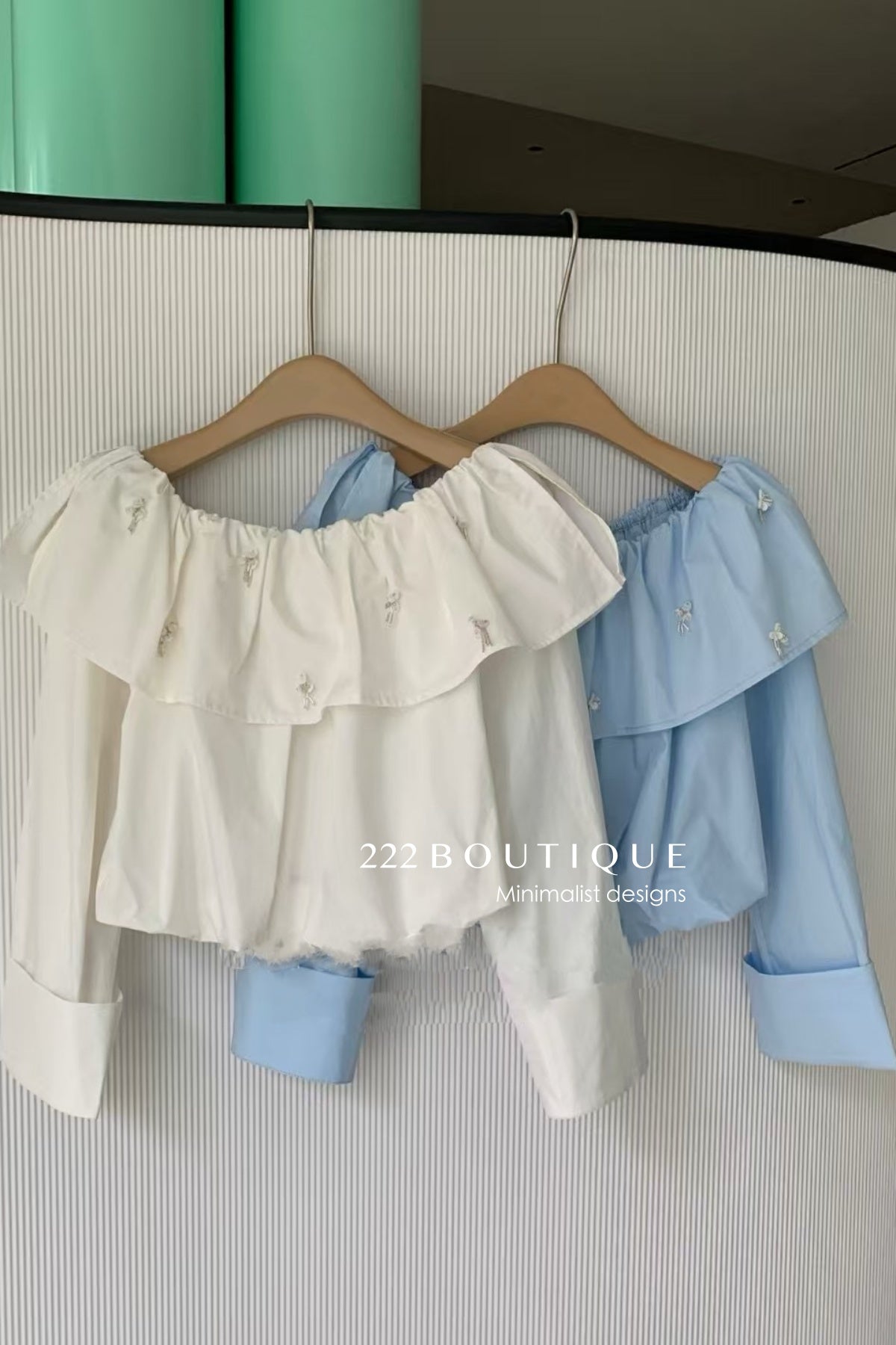 12a4 Off-shoulder ruffle blouse – embroidered cotton