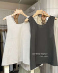 sleeveless shirt