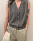 20a34 V-neck wool vest