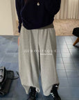 20q19 Wool cropped trousers