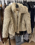 19a107 Fur notch-collar coat