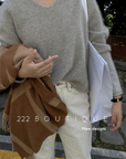 V neck cashmere sweater