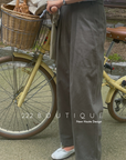 Pockets straight trousers