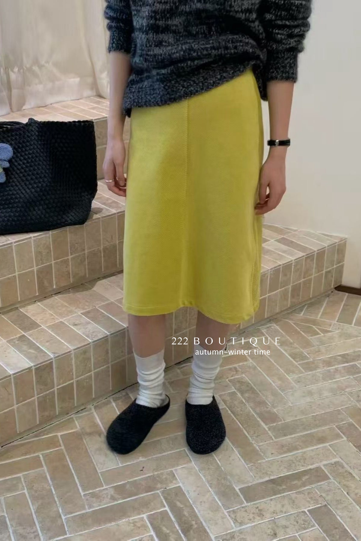 17v16 Basic corduroy mini skirt