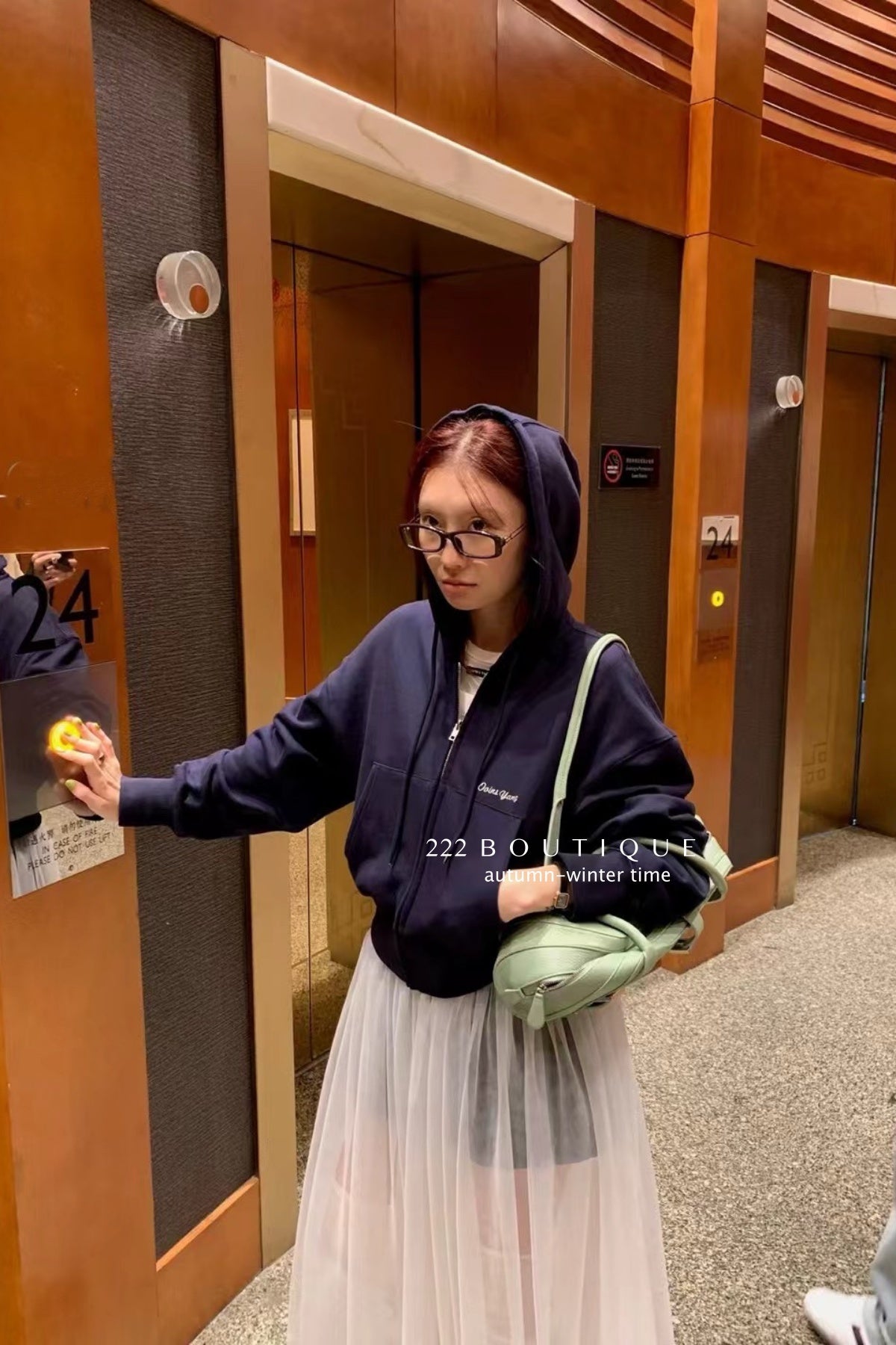 17a106 Basic cropped hoodie