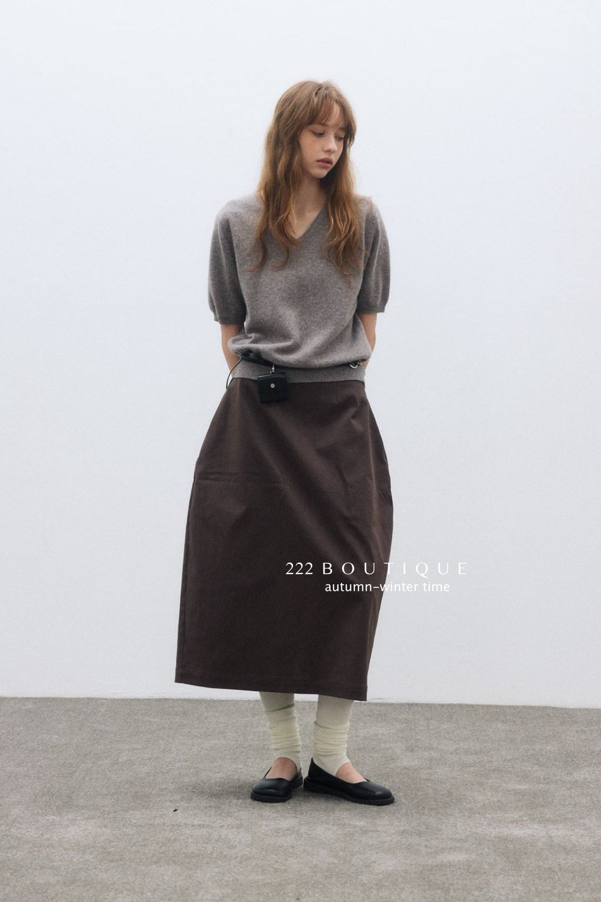 17a94 Short-sleeve cashmere V-neck sweater