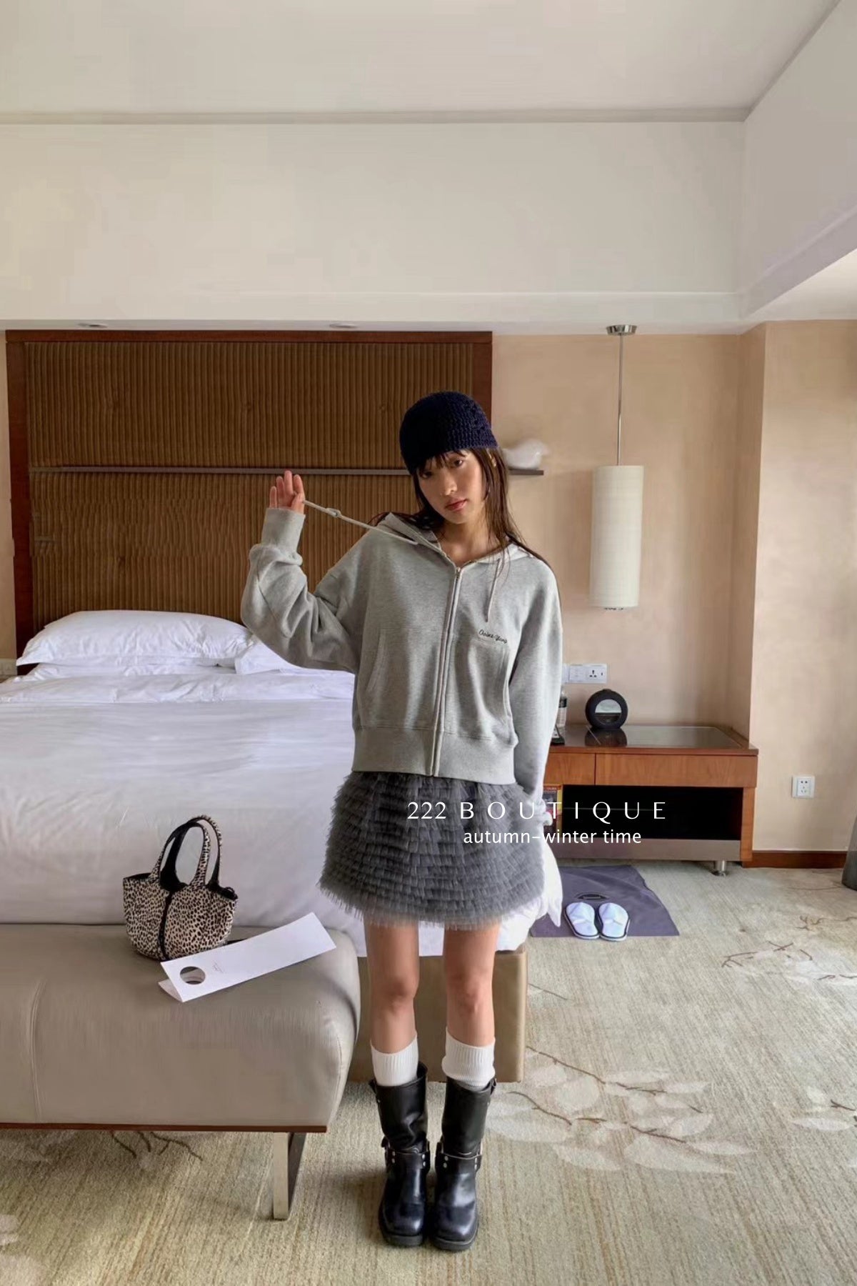 17a106 Basic cropped hoodie