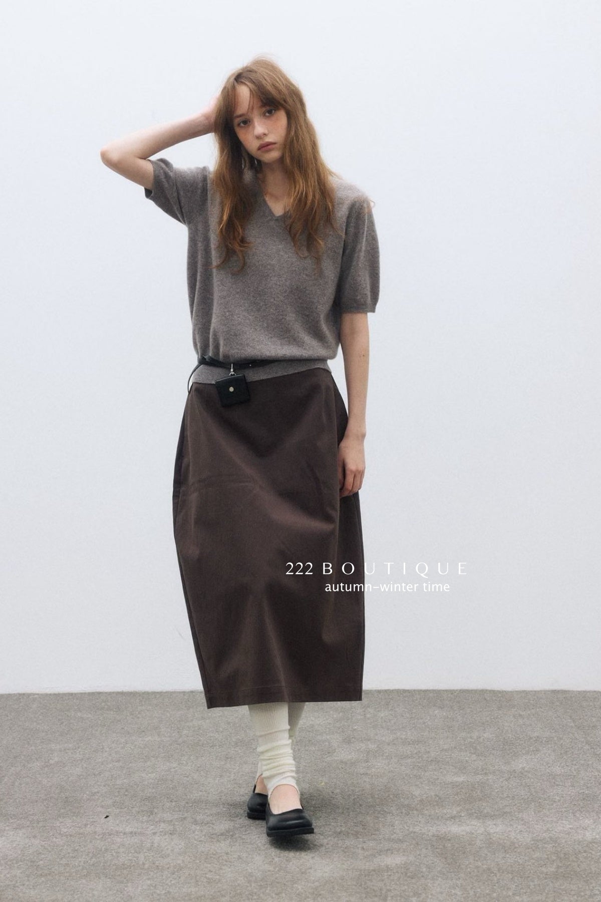 17a94 Short-sleeve cashmere V-neck sweater