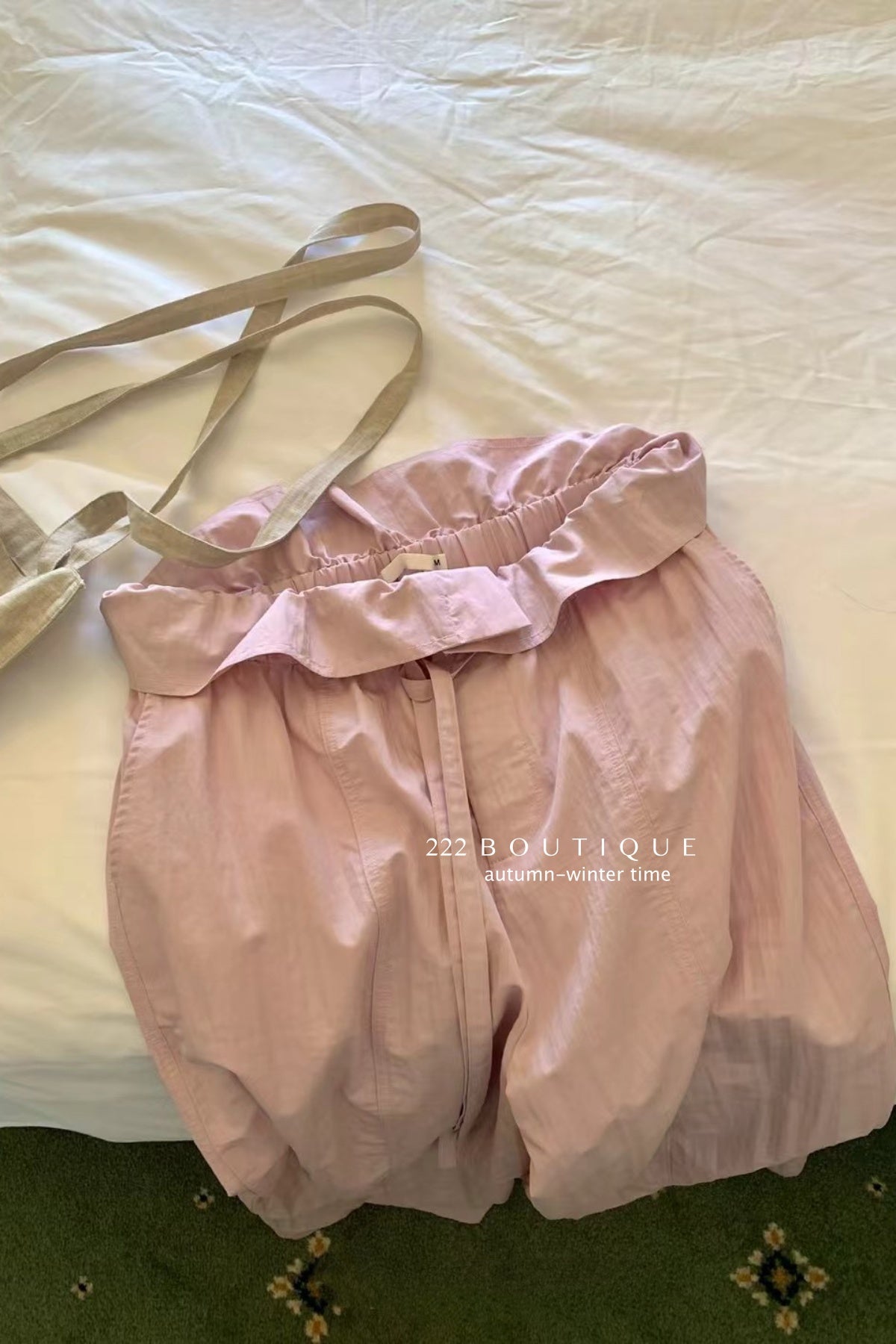 17q10 Khaki trousers with ruffled waistband