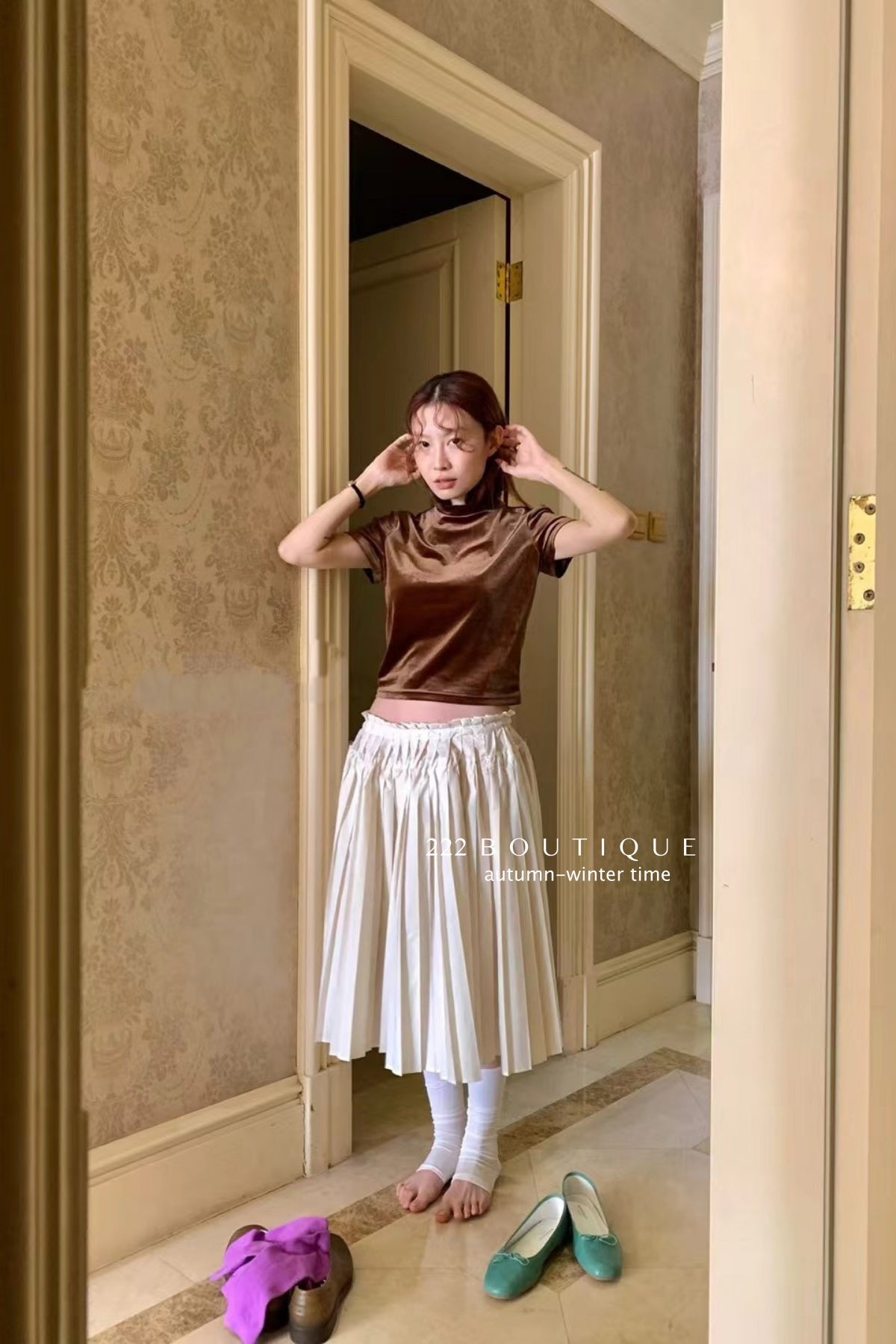 17a88 Basic velvet short-sleeve top