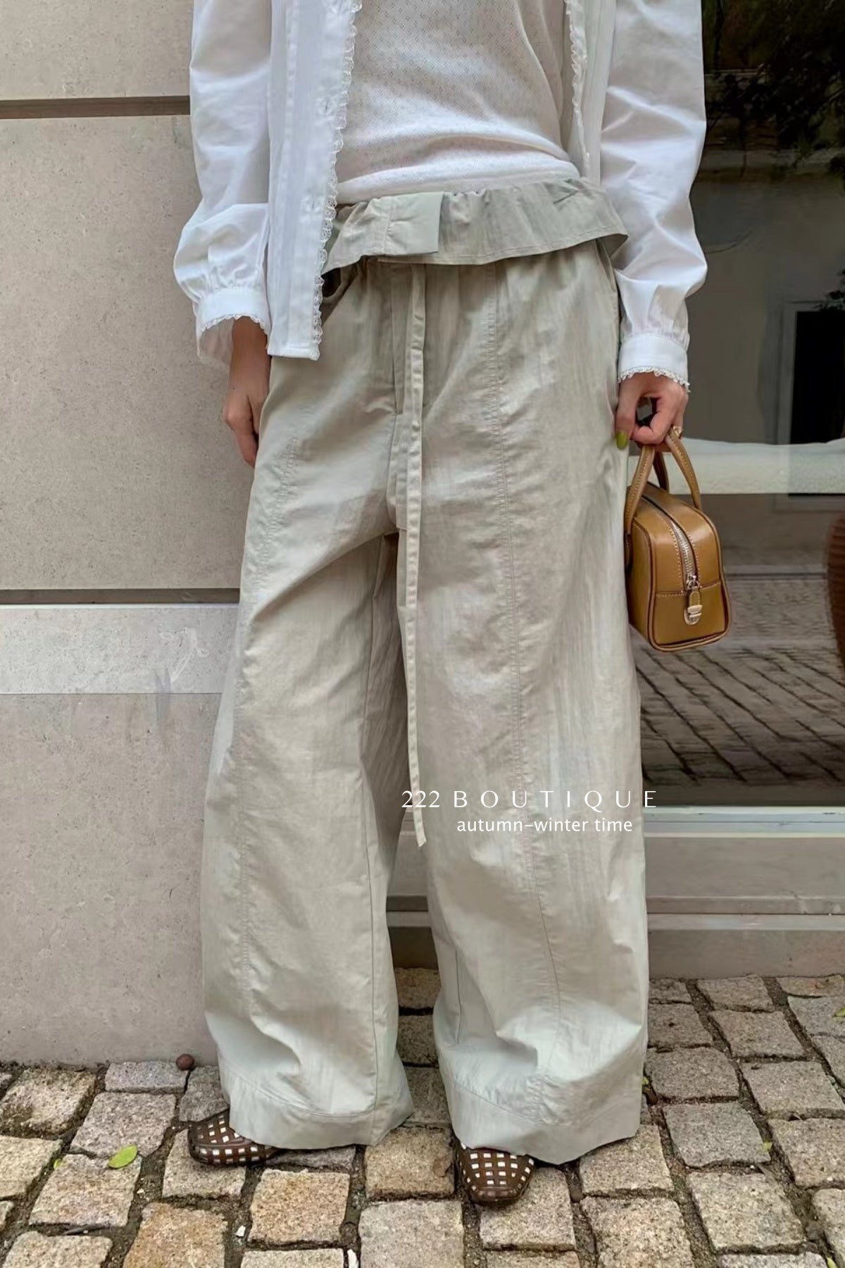 17q10 Khaki trousers with ruffled waistband
