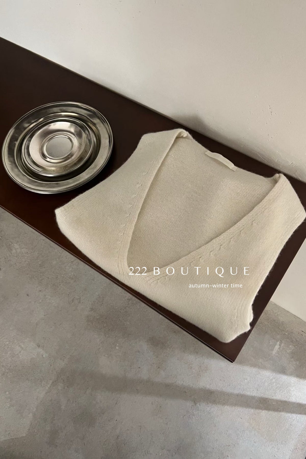 18a47 V-neck cashmere vest