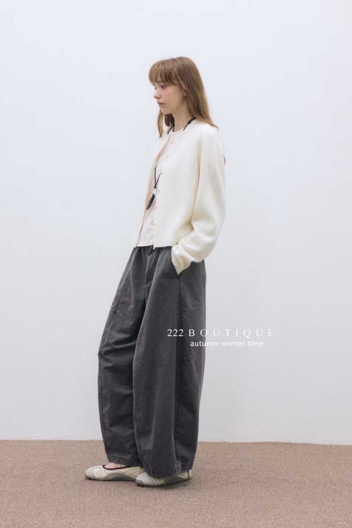 17q11 Wide-leg corduroy pants