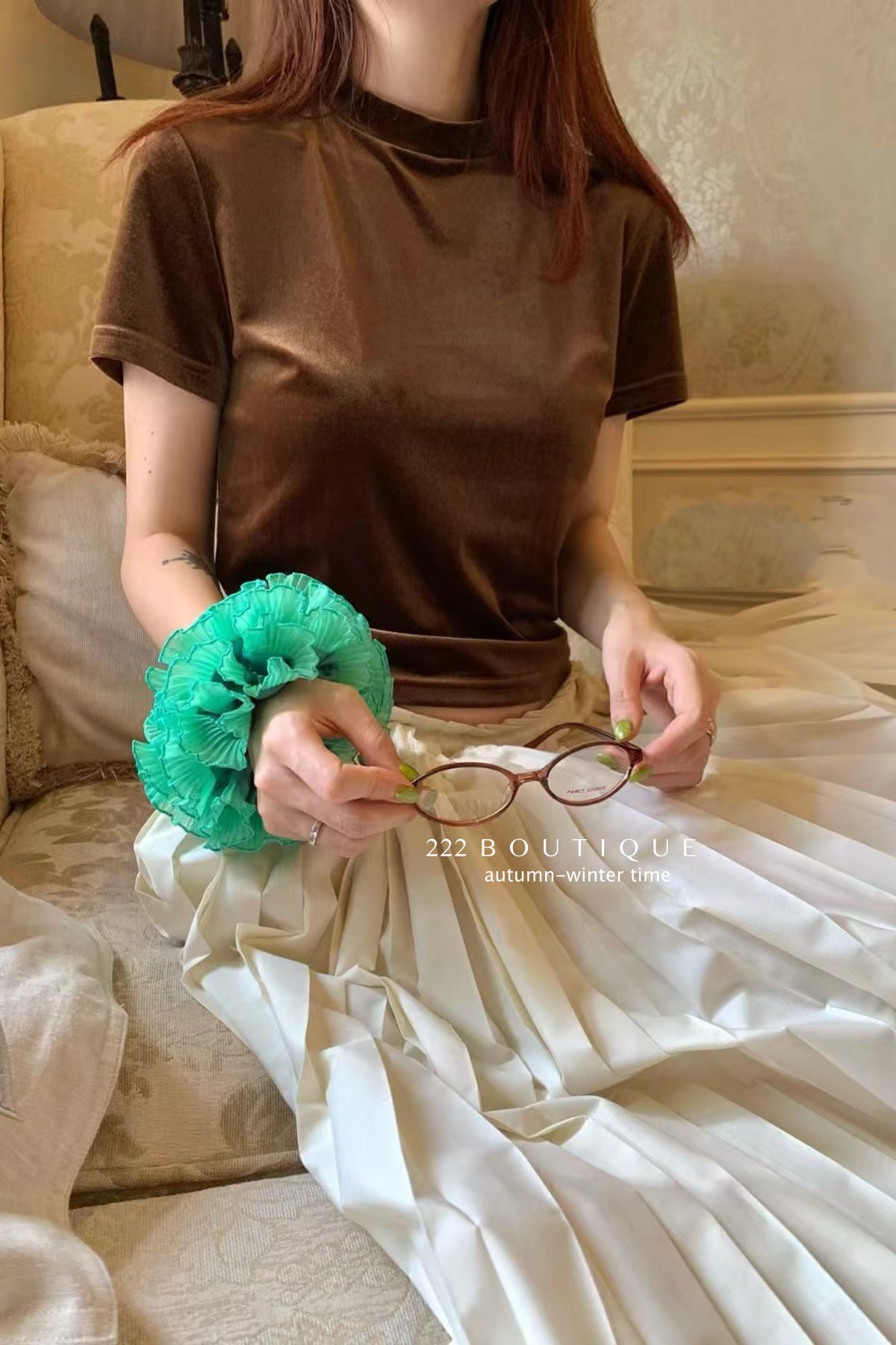 17a88 Basic velvet short-sleeve top