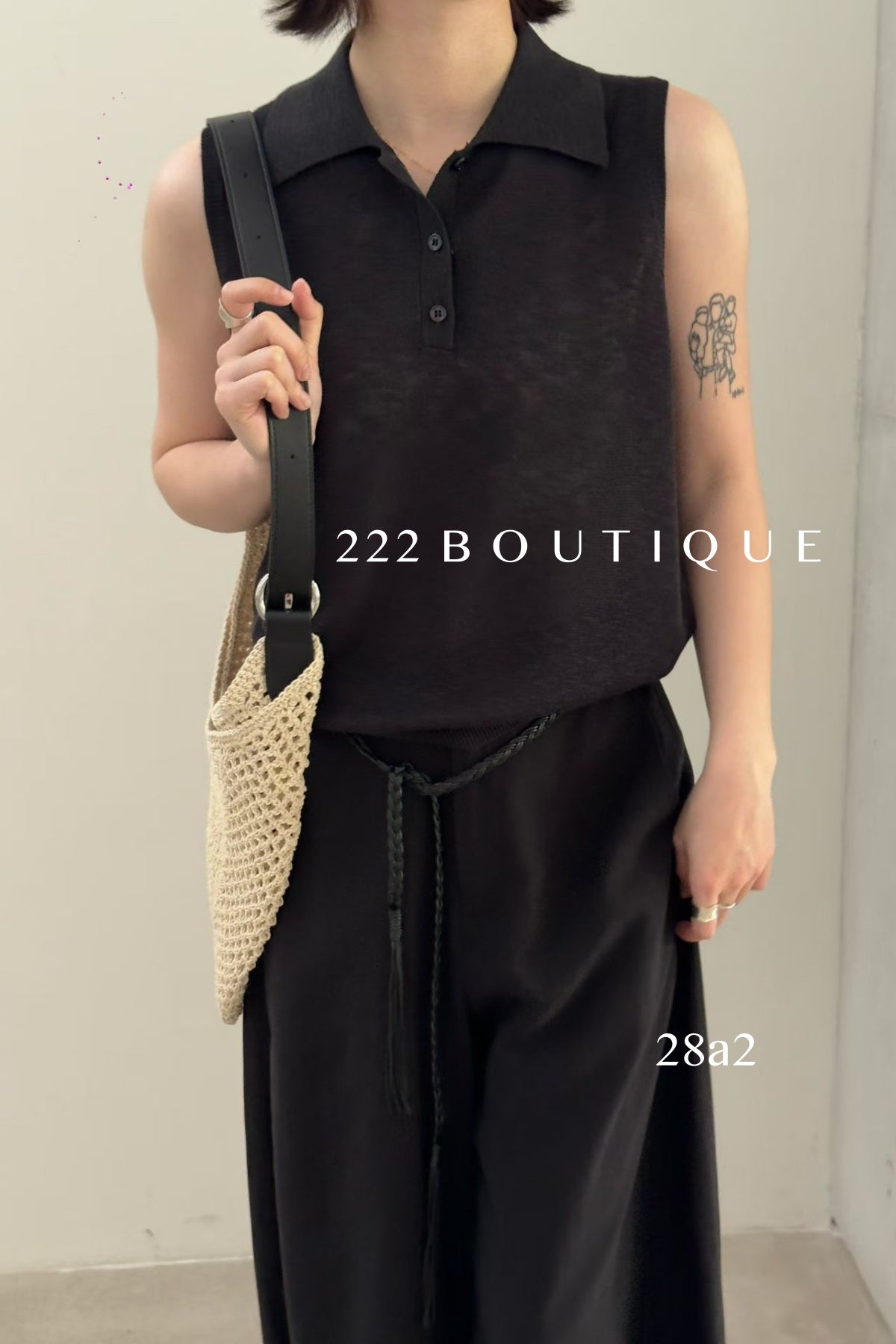 28a2- KNIT POLO SLEEVELESS