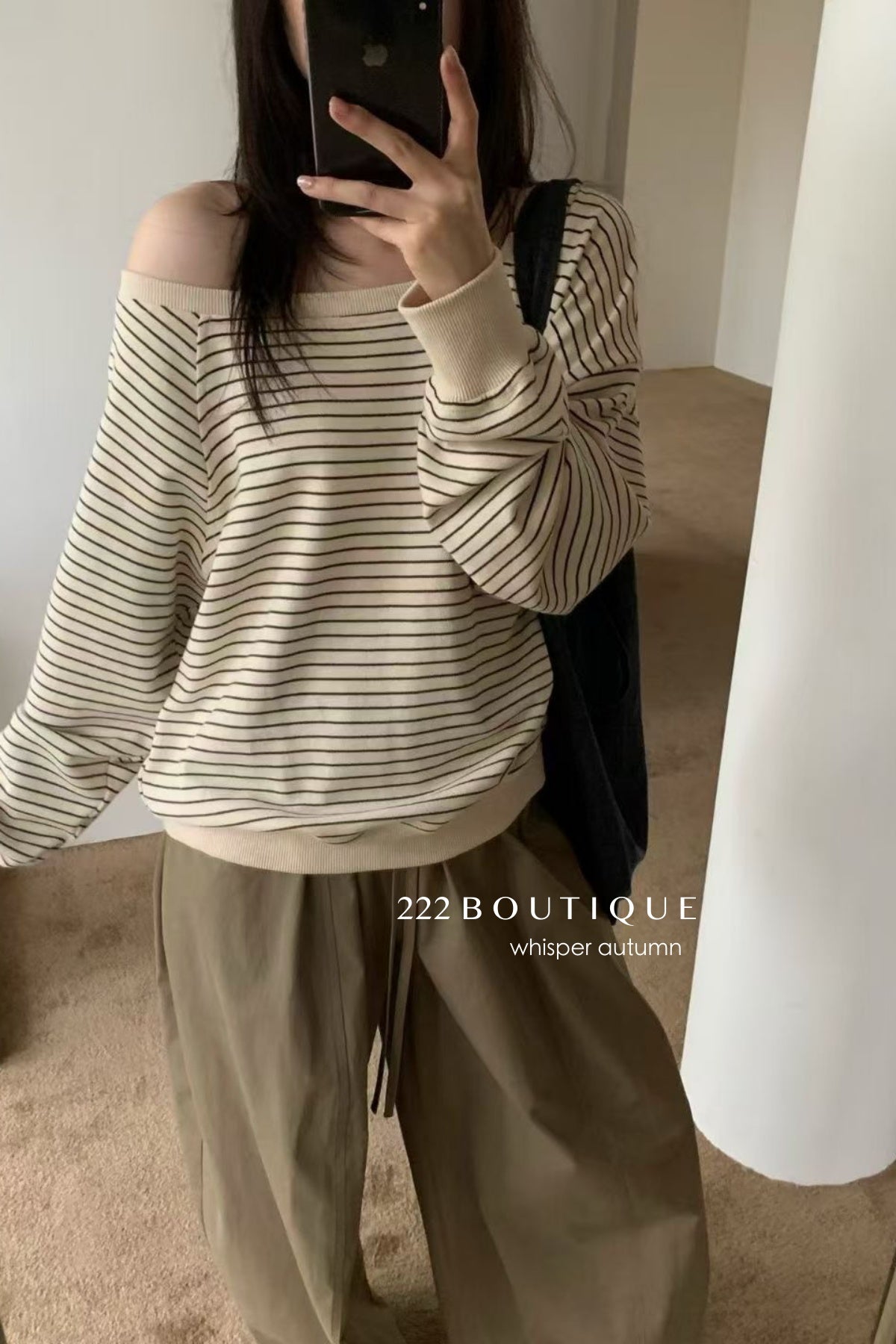17a12 Off-shoulder Mongtoghi knit