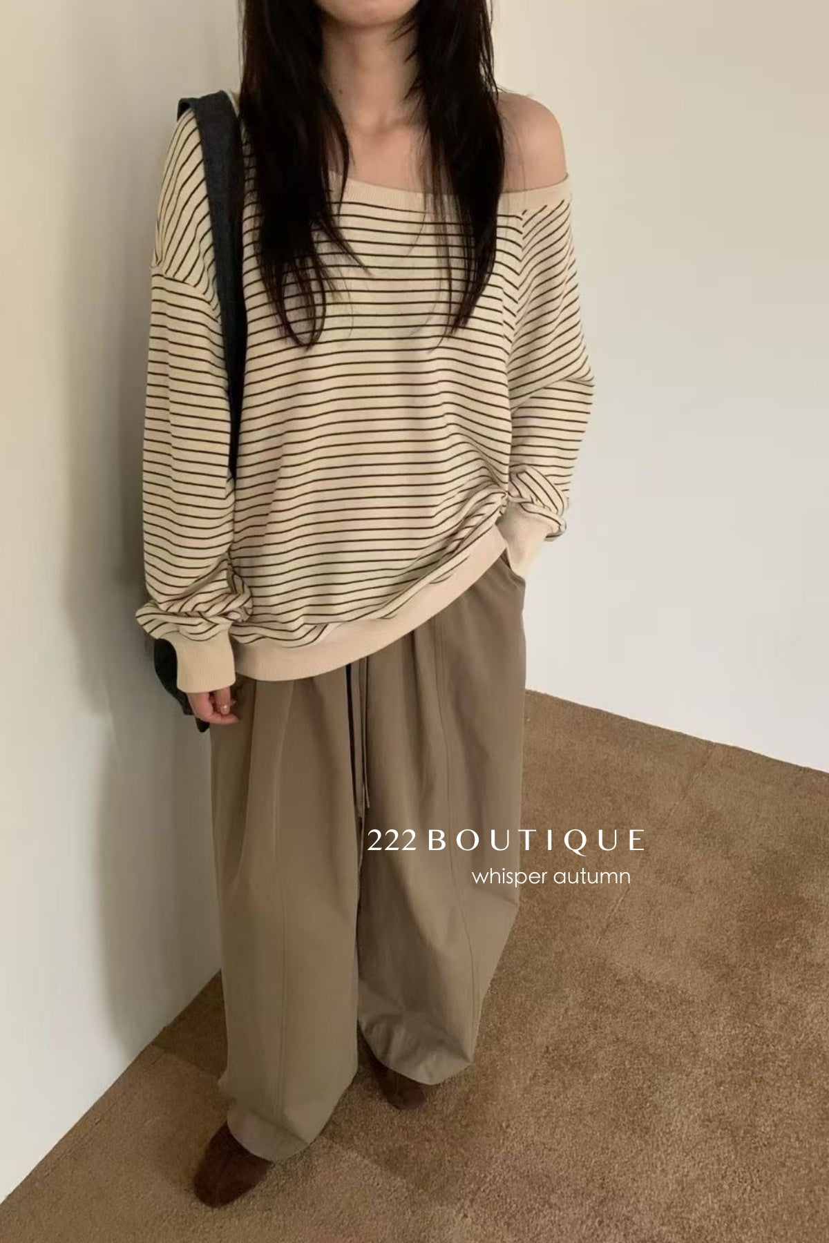 17a12 Off-shoulder Mongtoghi knit