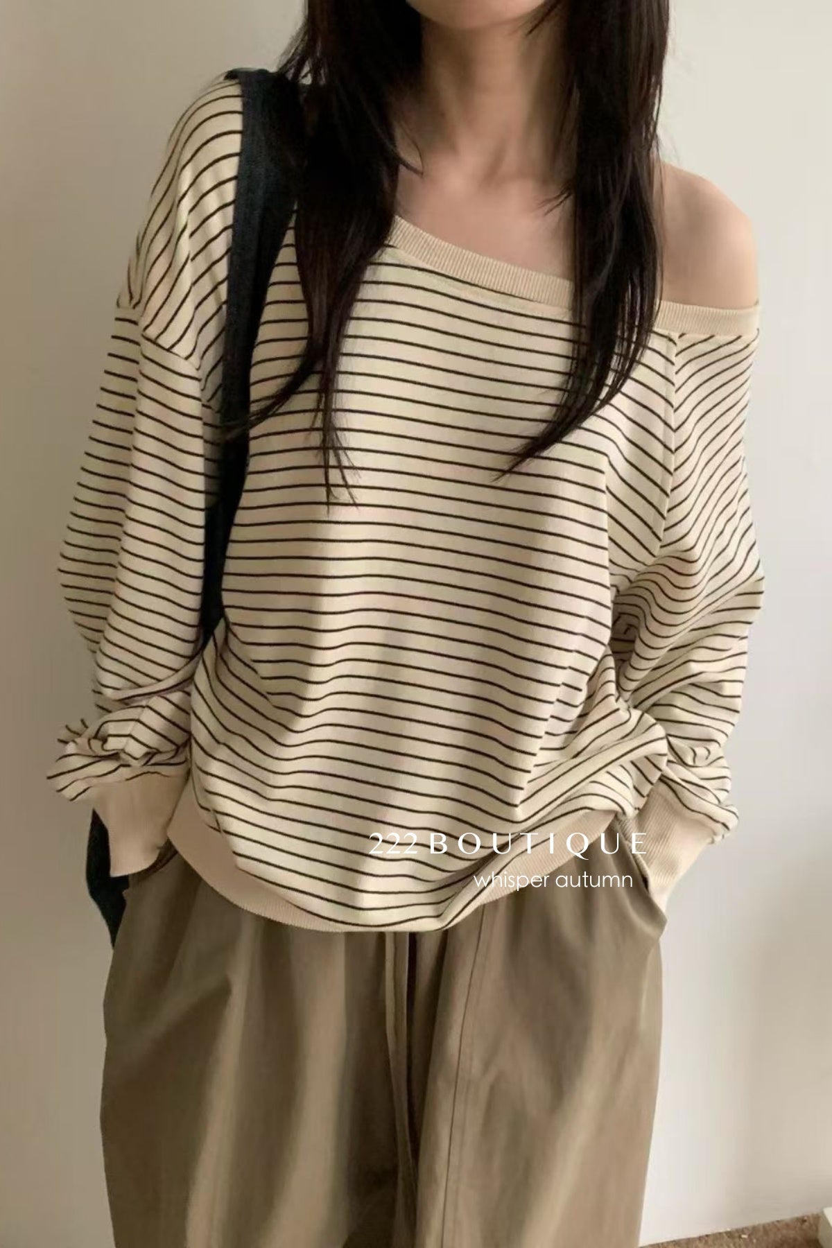 17a12 Off-shoulder Mongtoghi knit