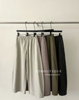 17q12 y elastic-waist pants