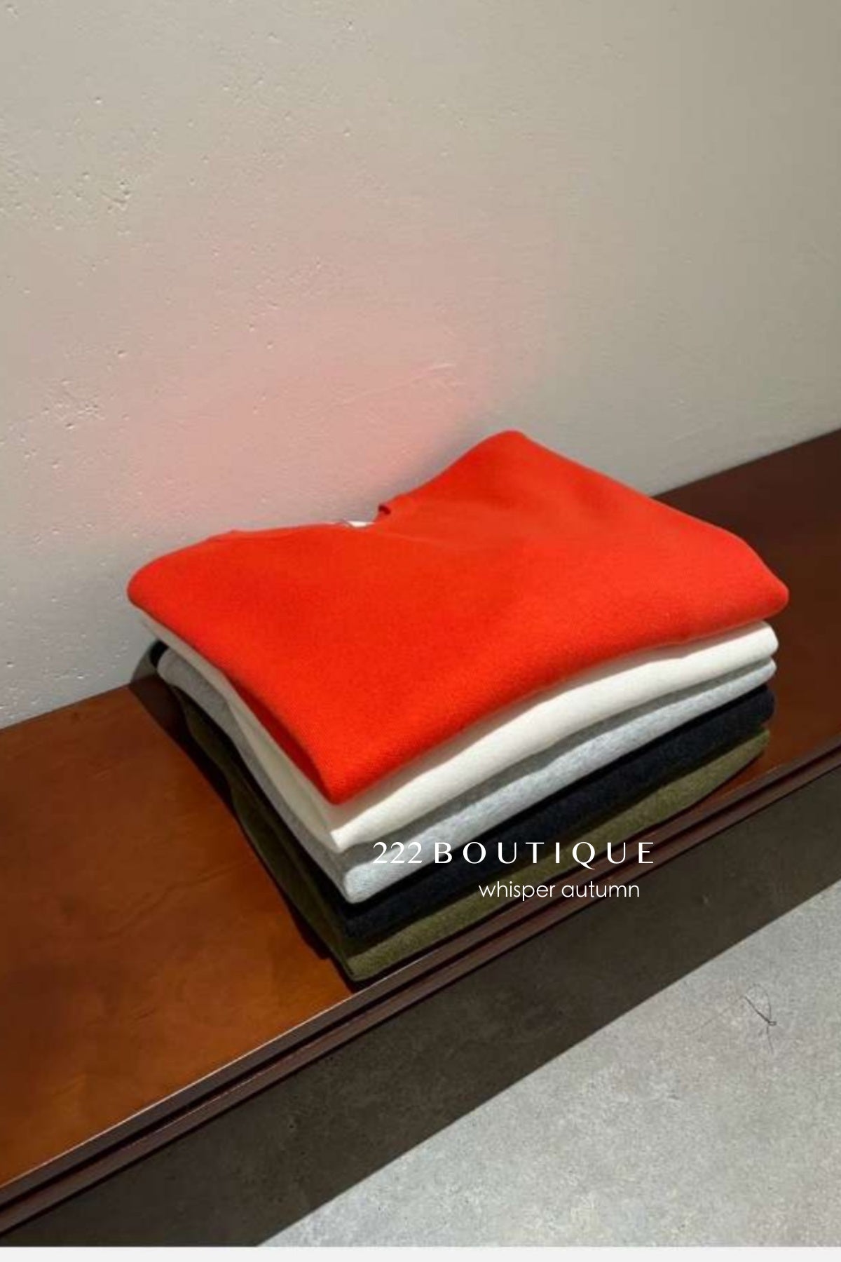 17a19 Round-neck cashmere sweater