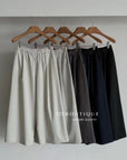 16q34 Basic elastic-waist khaki trousers