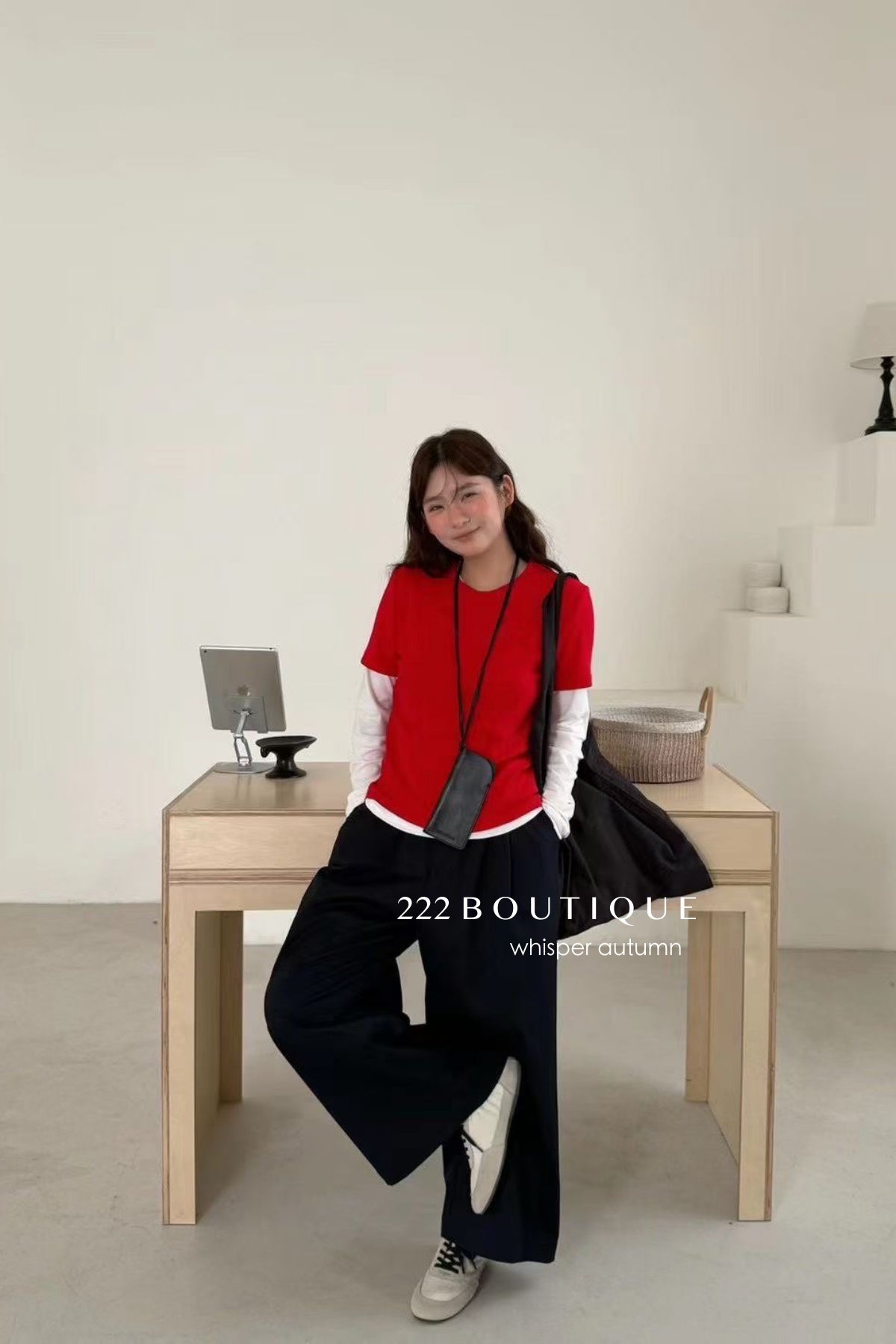 16q34 Basic elastic-waist khaki trousers
