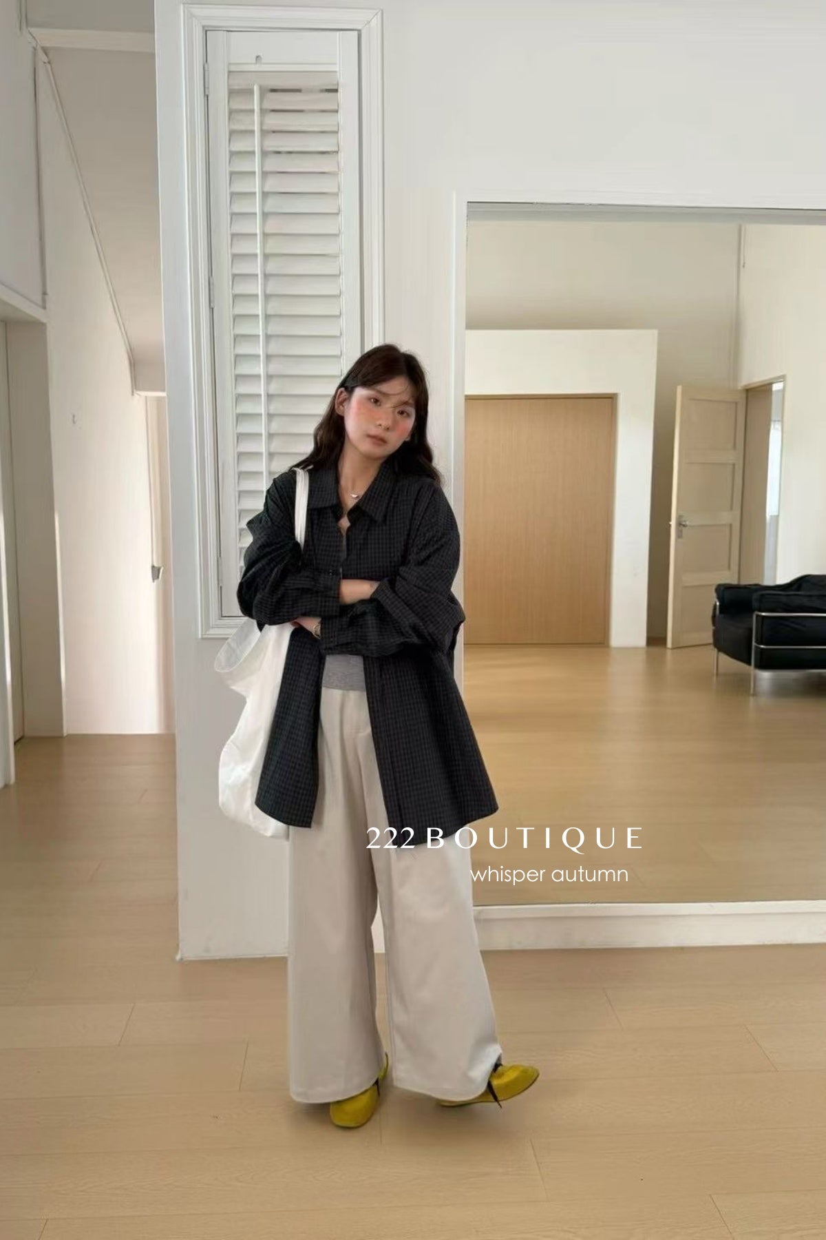 16q34 Basic elastic-waist khaki trousers