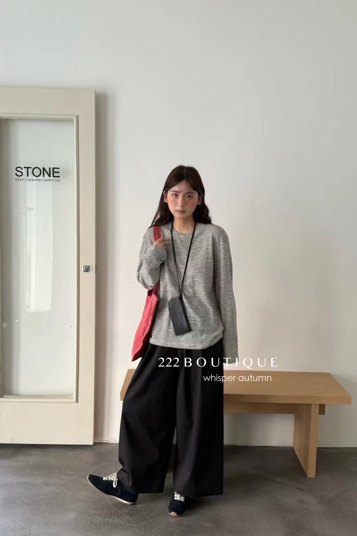 16q34 Basic elastic-waist khaki trousers