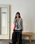 16q34 Basic elastic-waist khaki trousers