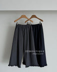 17q16 Straight-leg trousers with ruffled elastic hem