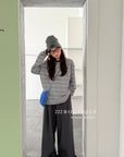 17q16 Straight-leg trousers with ruffled elastic hem