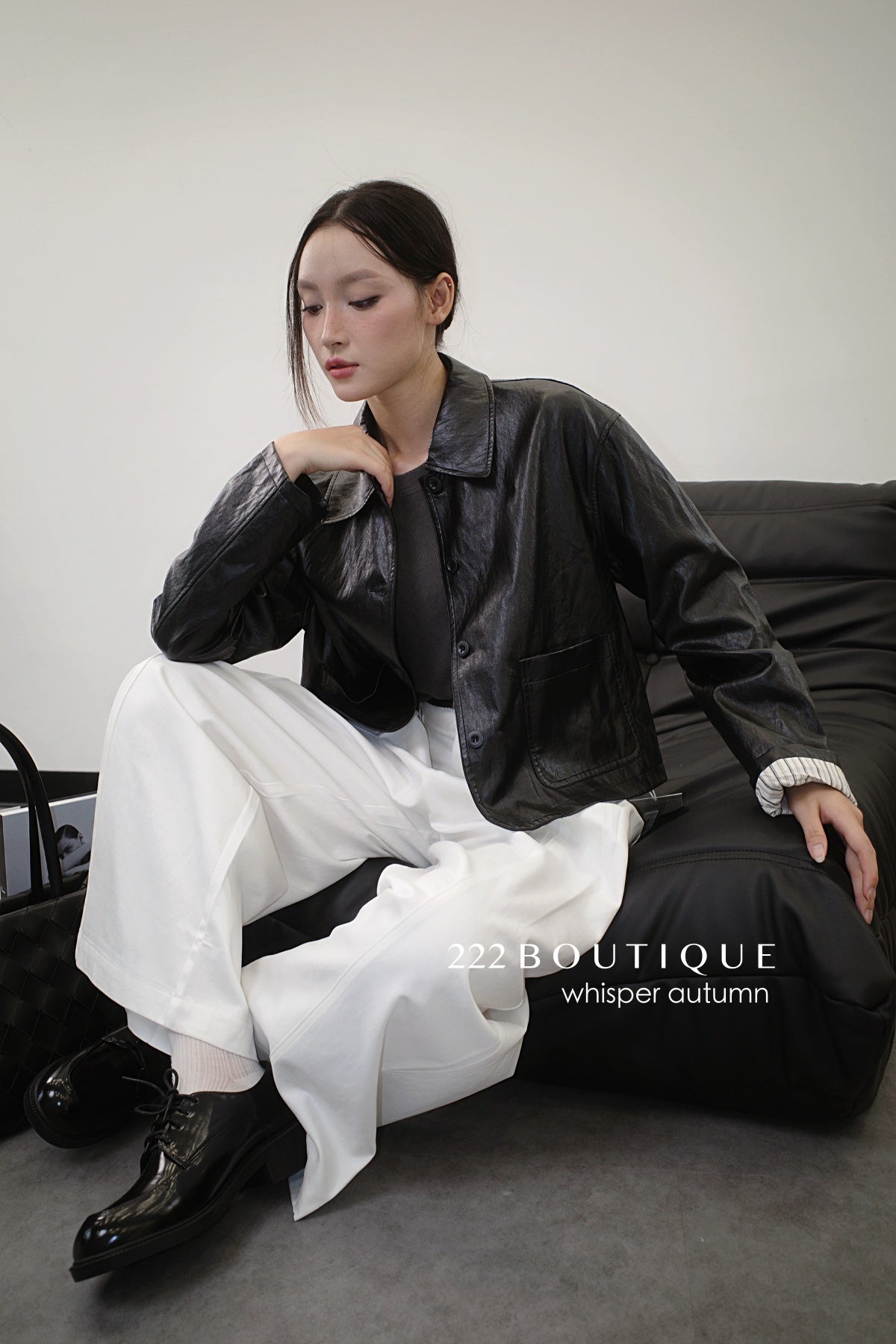 16a30 Leather jacket with Peter Pan collar and buttoned sleeves