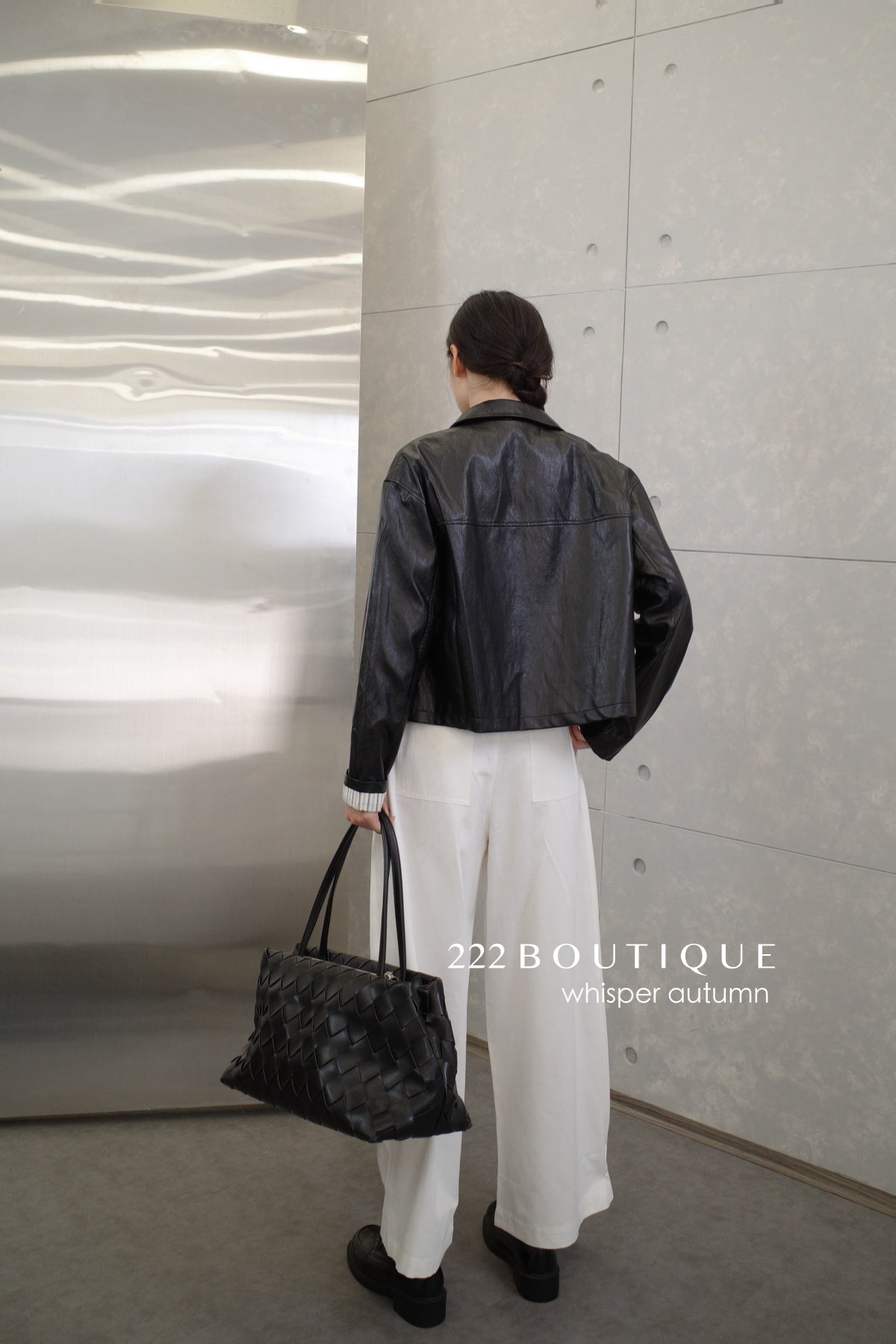 16a30 Leather jacket with Peter Pan collar and buttoned sleeves