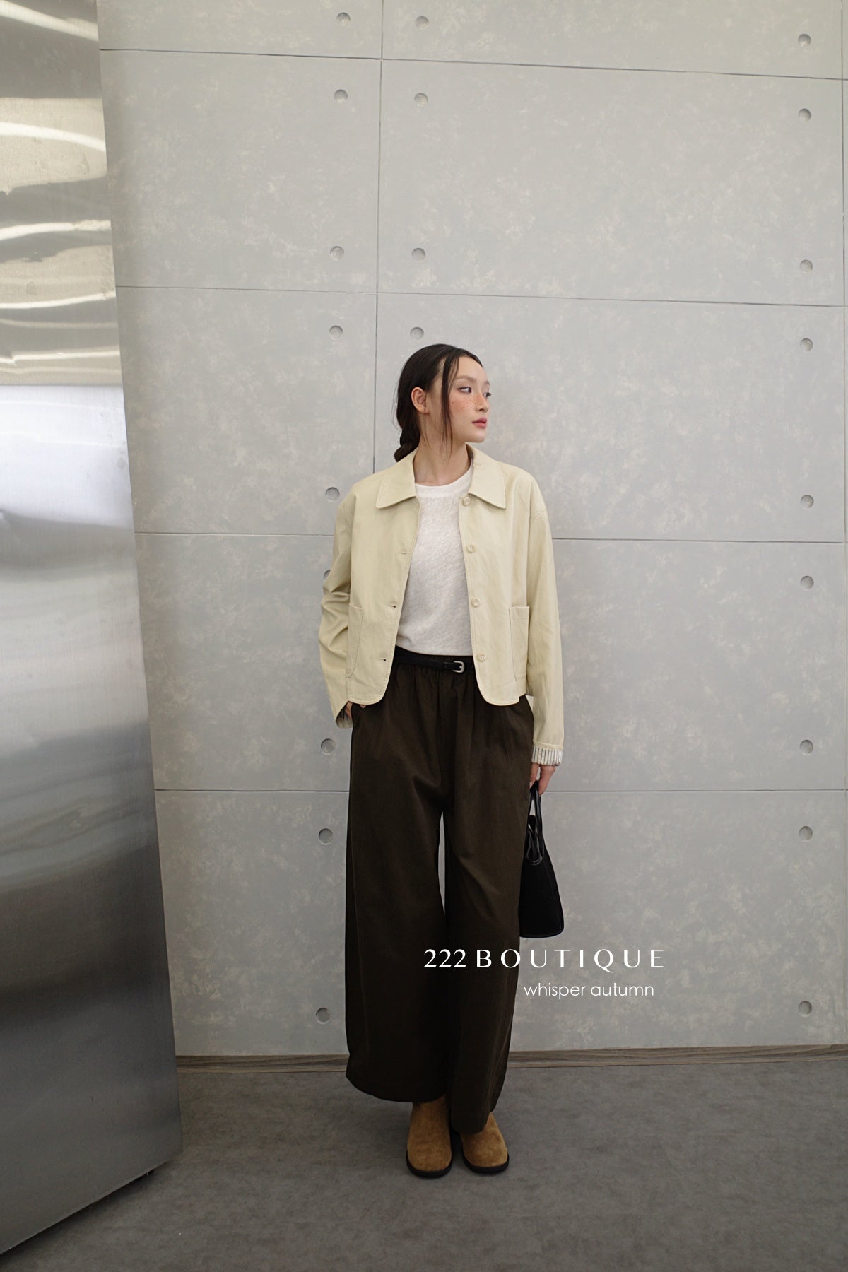 16a30 Leather jacket with Peter Pan collar and buttoned sleeves