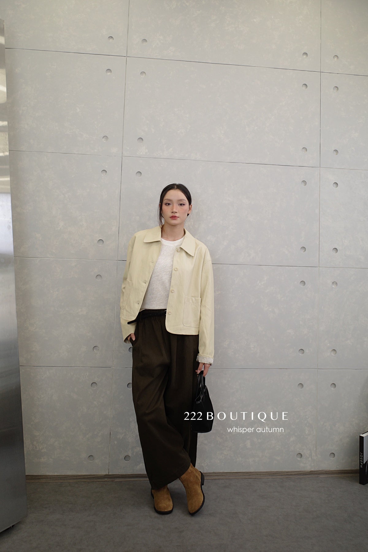 16a30 Leather jacket with Peter Pan collar and buttoned sleeves